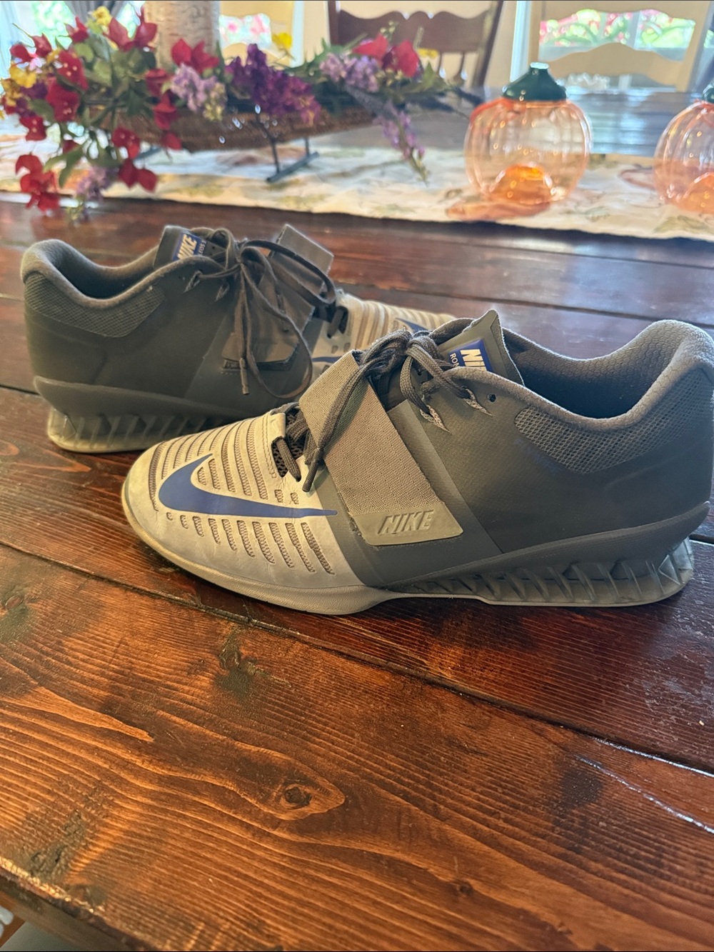 Nike Men's Gray and Navy weightlifting Sneakers